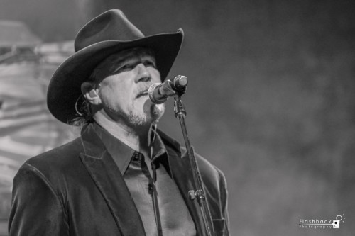 Trace Adkins - The Kings Gift Turning Stone