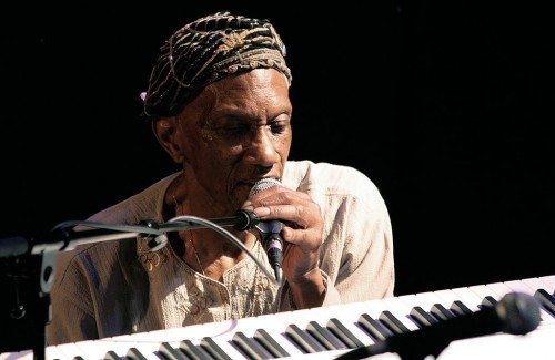 1024px-Bernie_Worrell_-_SociaLibrium,_Vienna2009_c