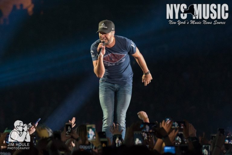 luke bryan carrier dome 