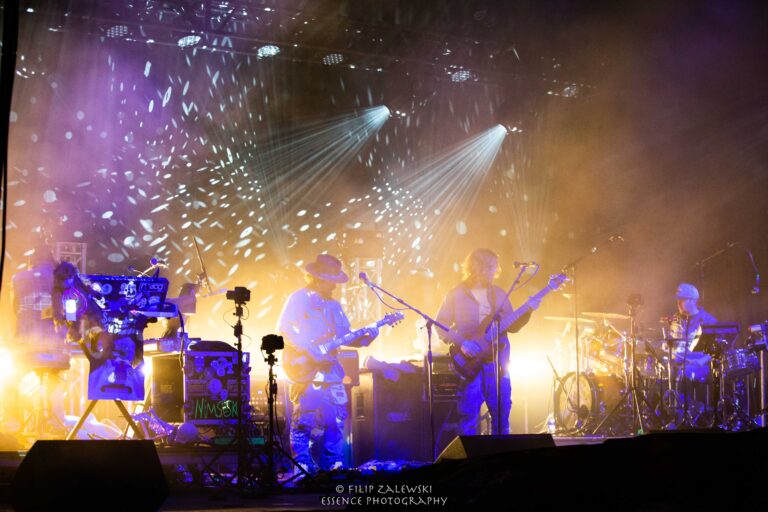Twiddle Drive-In