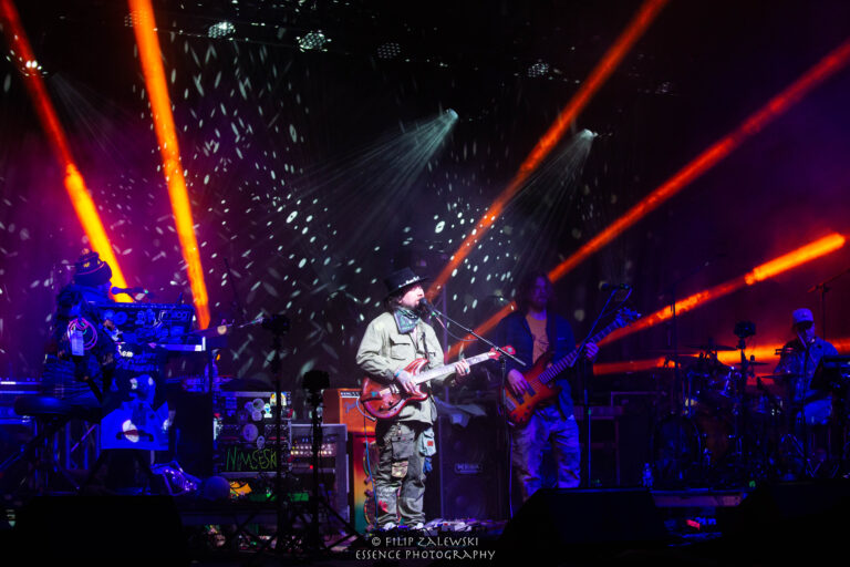 Twiddle Drive-In