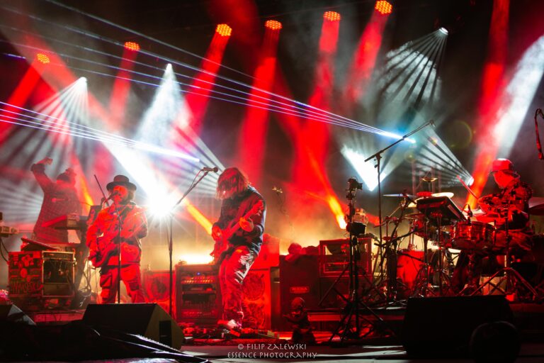 Twiddle Drive-In