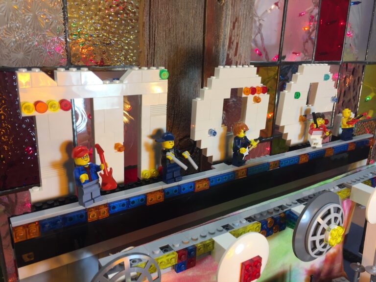 moe lego