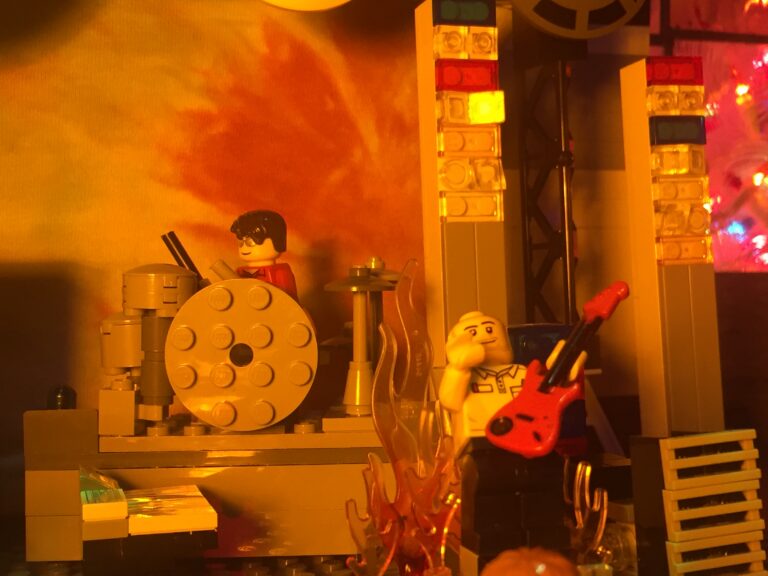 moe lego